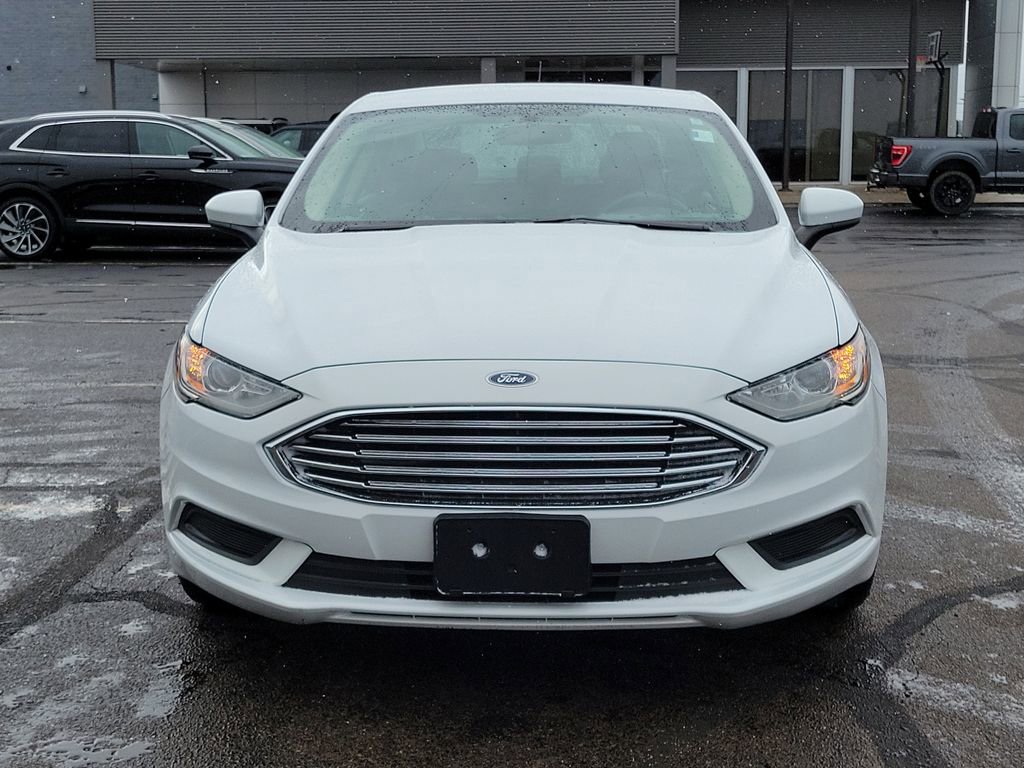 Certified 2018 Ford Fusion SE w/ Fusion SE Technology Package image 2