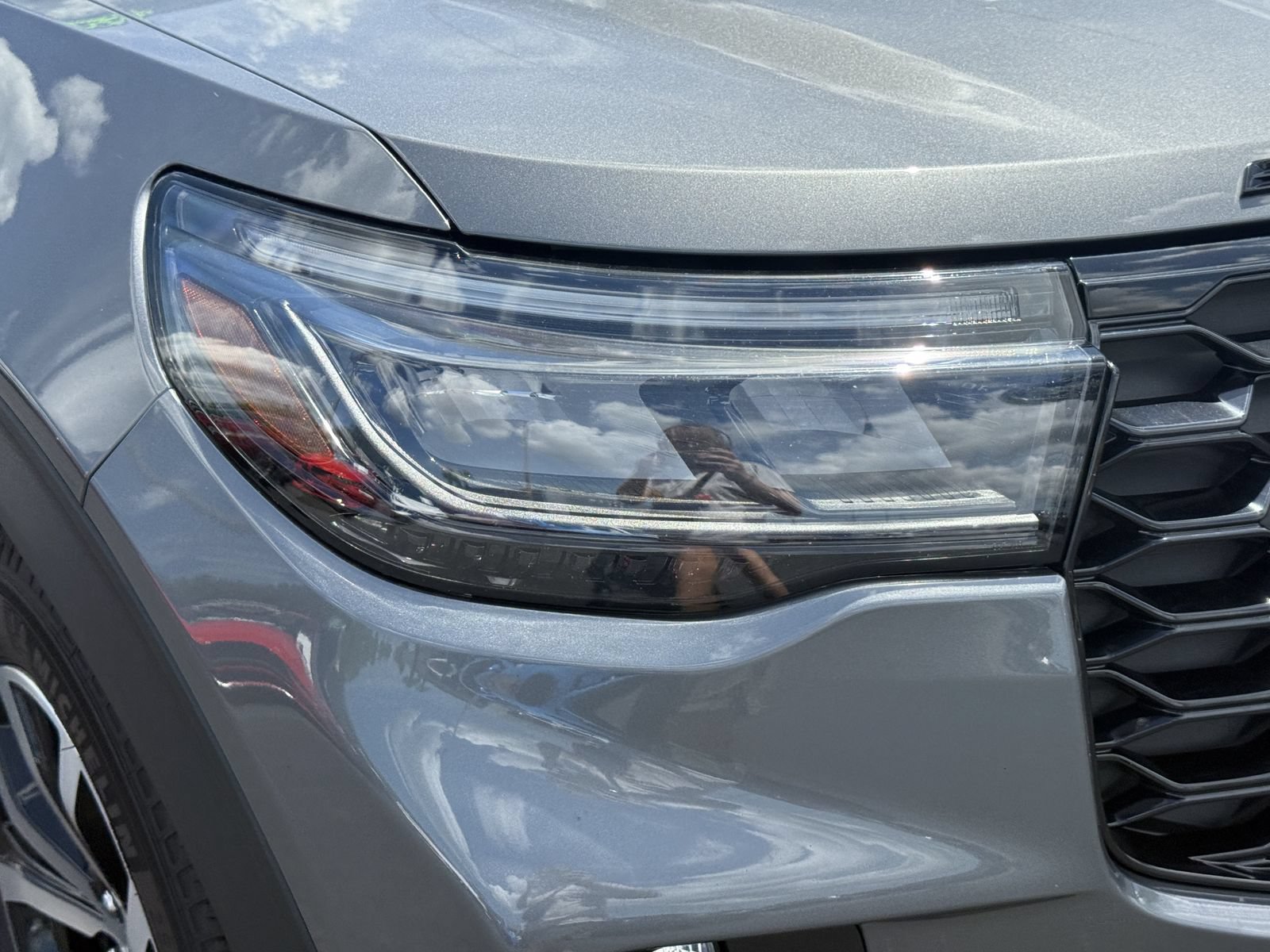 Certified 2025 Ford Explorer ST-Line AWD/4WD image 10