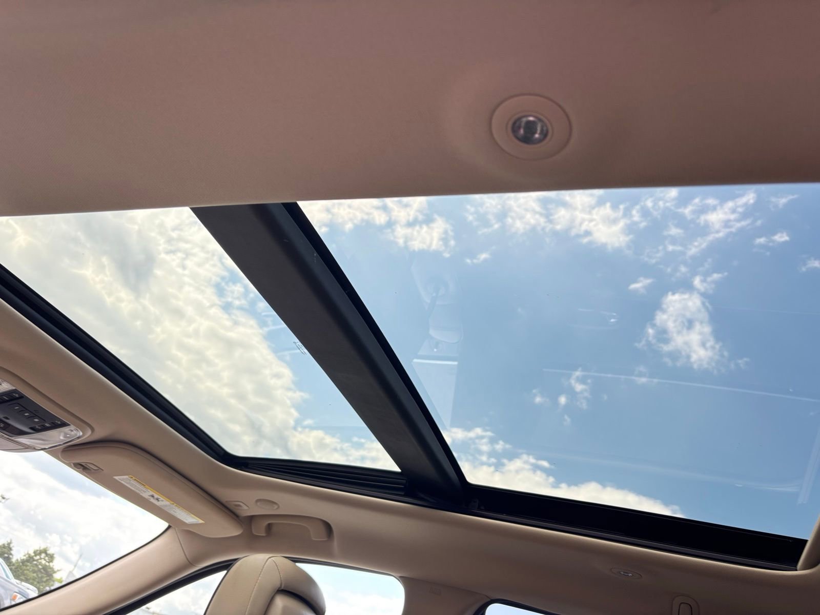 Used 2018 Jeep Grand Cherokee Overland image 6