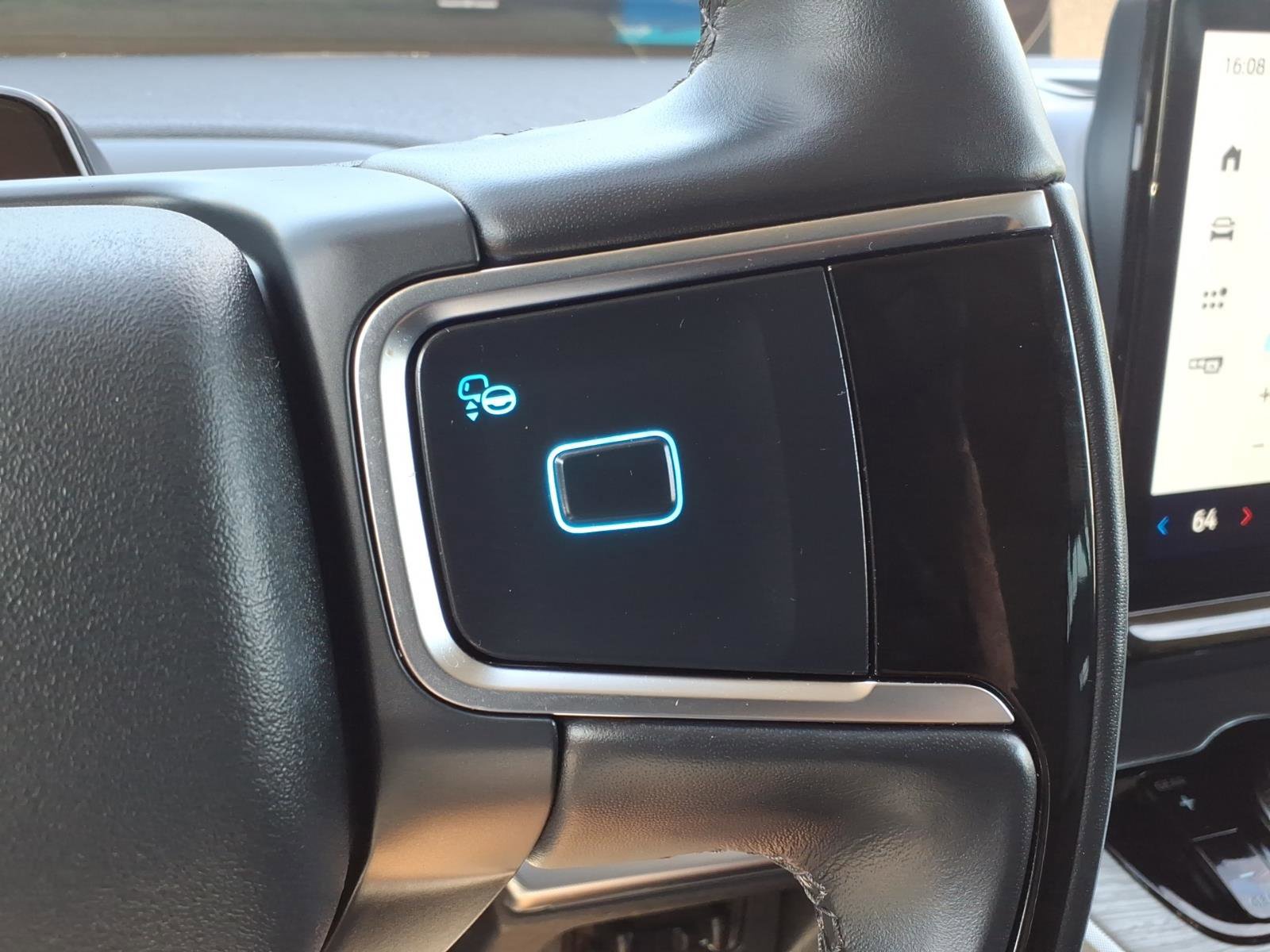 Certified 2025 Ford Expedition Platinum AWD/4WD image 15