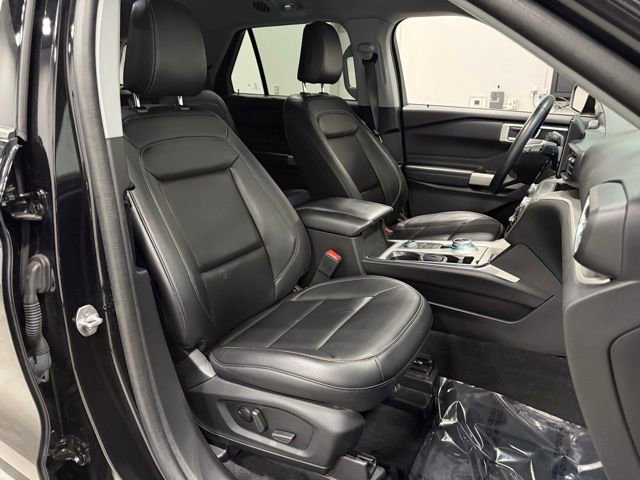 Certified 2023 Ford Explorer XLT w/ Equipment Group 202A image 36