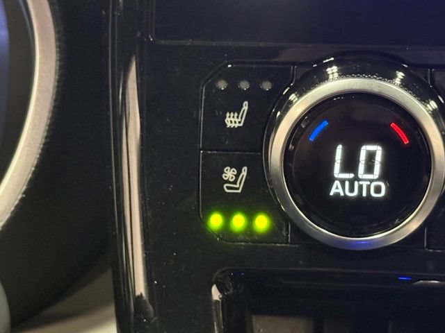 Used 2023 Toyota Highlander Limited AWD/4WD image 31