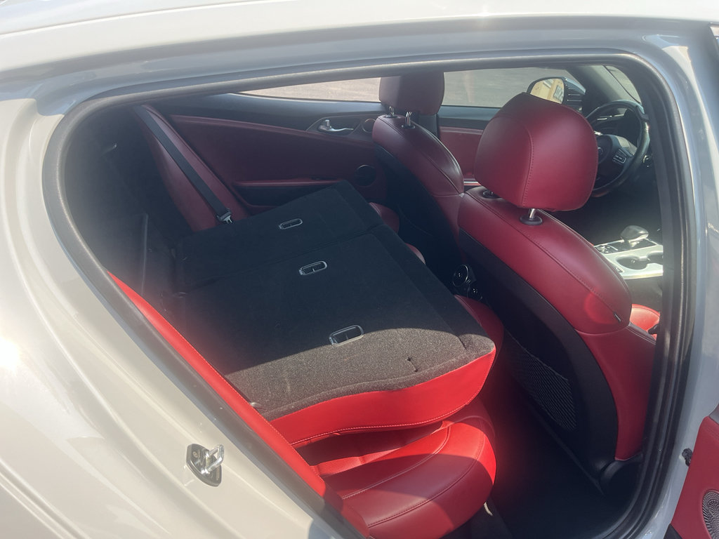 Used 2018 Kia Stinger GT2 AWD/4WD image 32