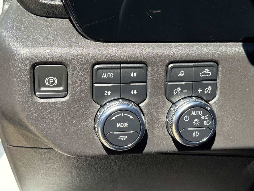 Used 2022 GMC Sierra 1500 SLT AWD/4WD image 25