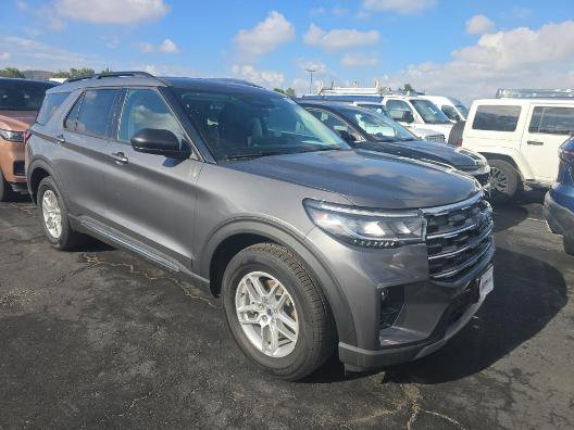 Certified 2025 Ford Explorer Active w/ Active Comfort Package RWD image 3