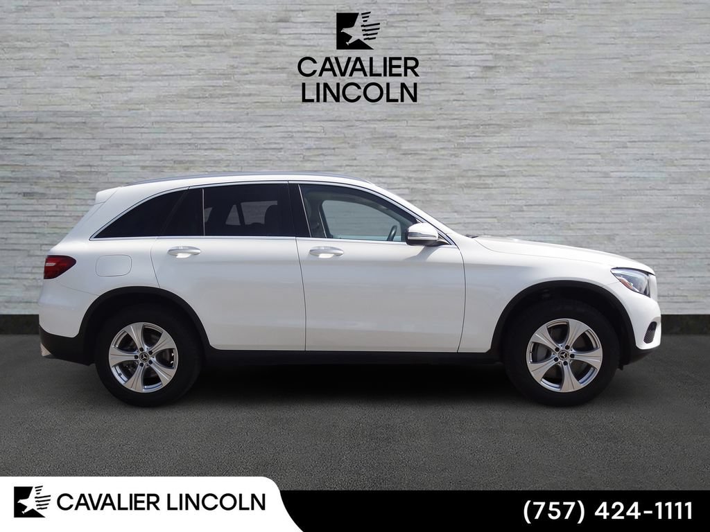 Used 2017 Mercedes-Benz GLC 300 4MATIC image 2
