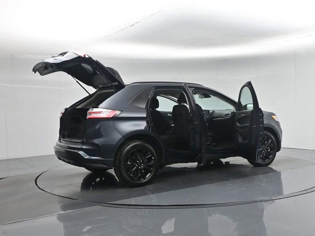 Certified 2022 Ford Edge SE w/ Black Appearance Package image 35