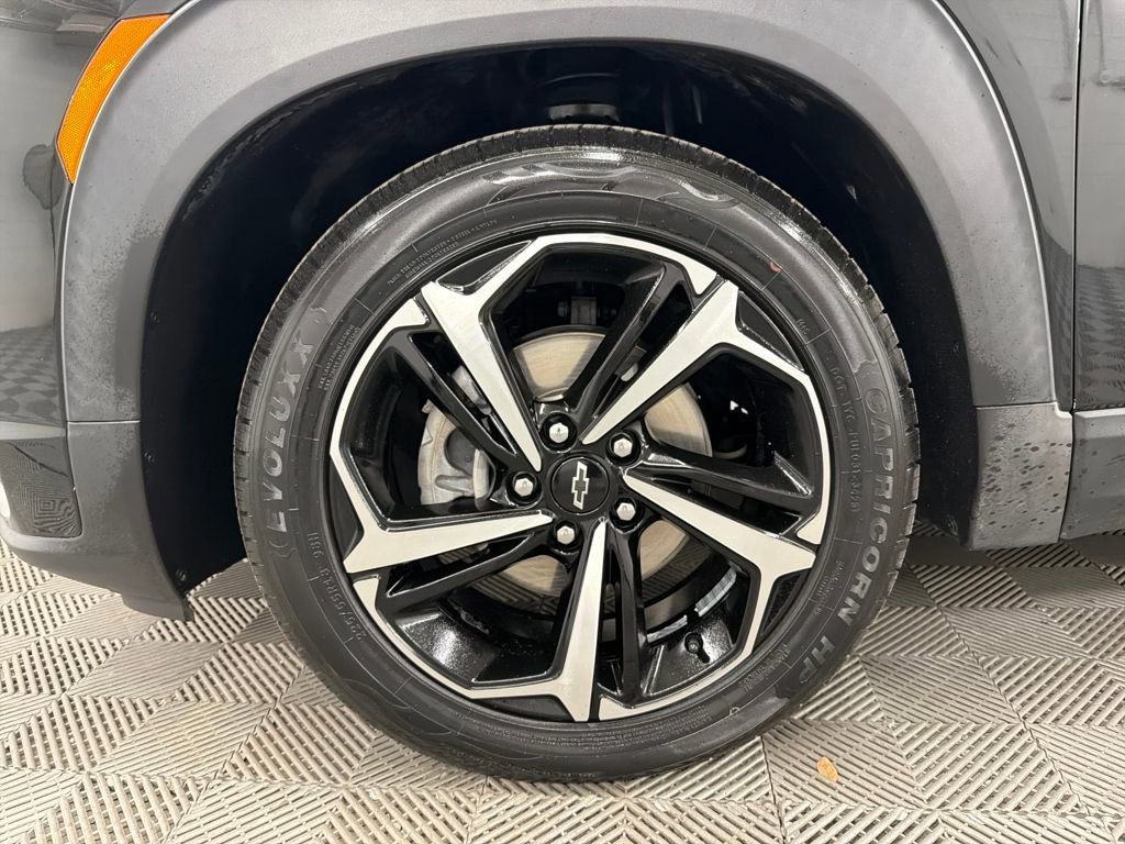 Used 2021 Chevrolet TrailBlazer RS w/ Sun and Liftgate Package image 16