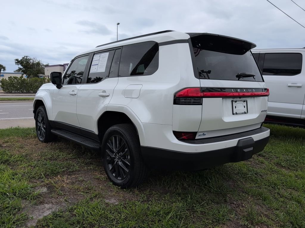 Used 2025 Lexus GX 550 w/ Cold Area Package AWD/4WD image 4