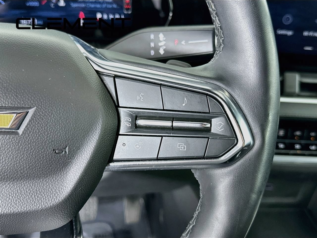 Used 2025 Chevrolet Equinox LT w/ Safety and Technology Package FWD image 17