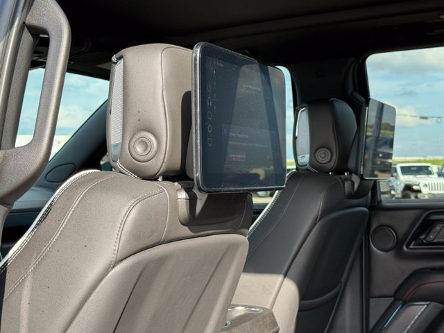 Used 2025 GMC Yukon AT4 Ultimate AWD/4WD image 22