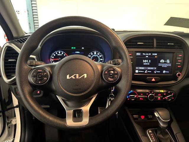 Used 2022 Kia Soul LX w/ Technology Package image 11