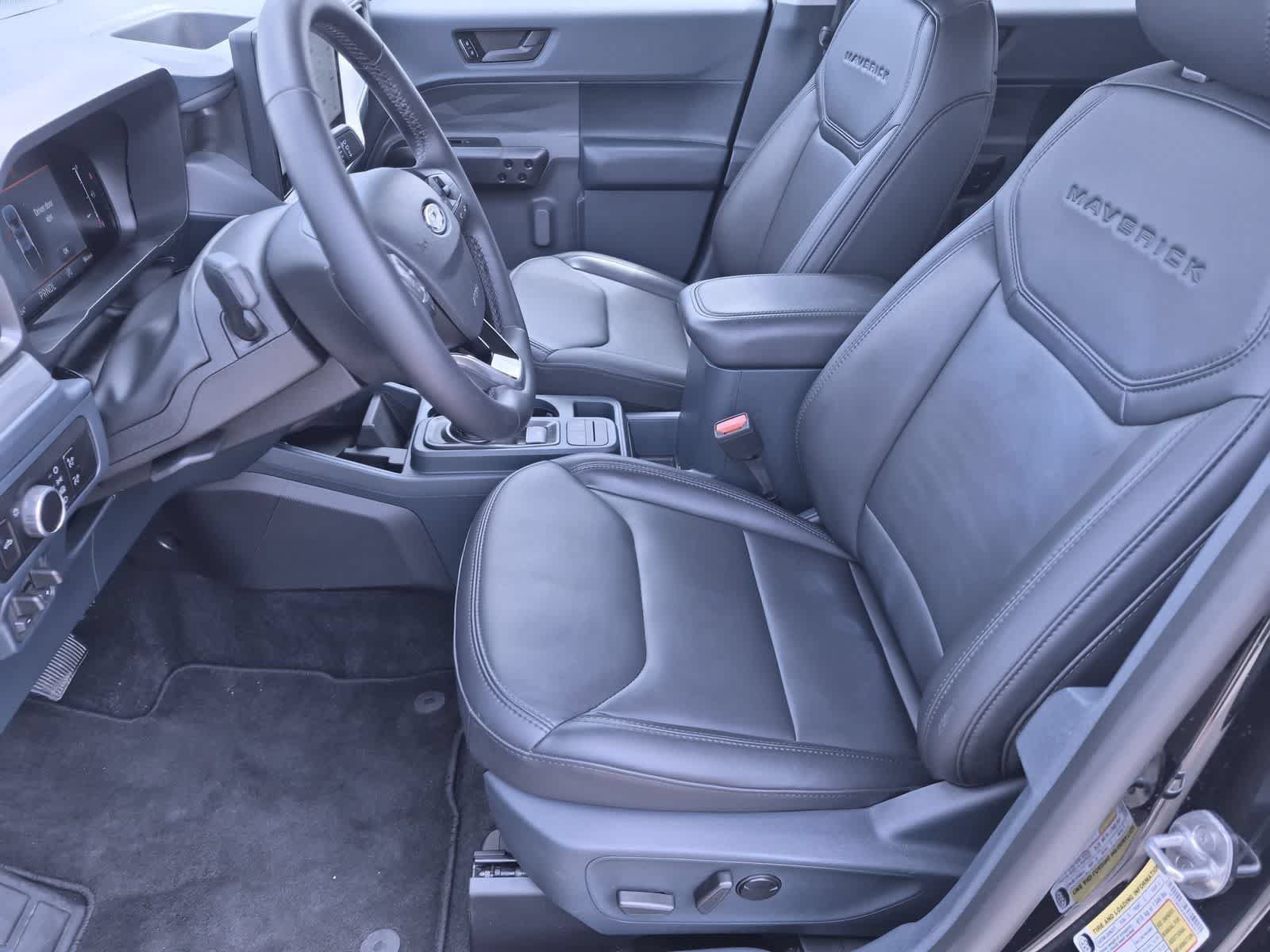 Certified 2025 Ford Maverick Lariat w/ Black Appearance Package AWD/4WD image 16