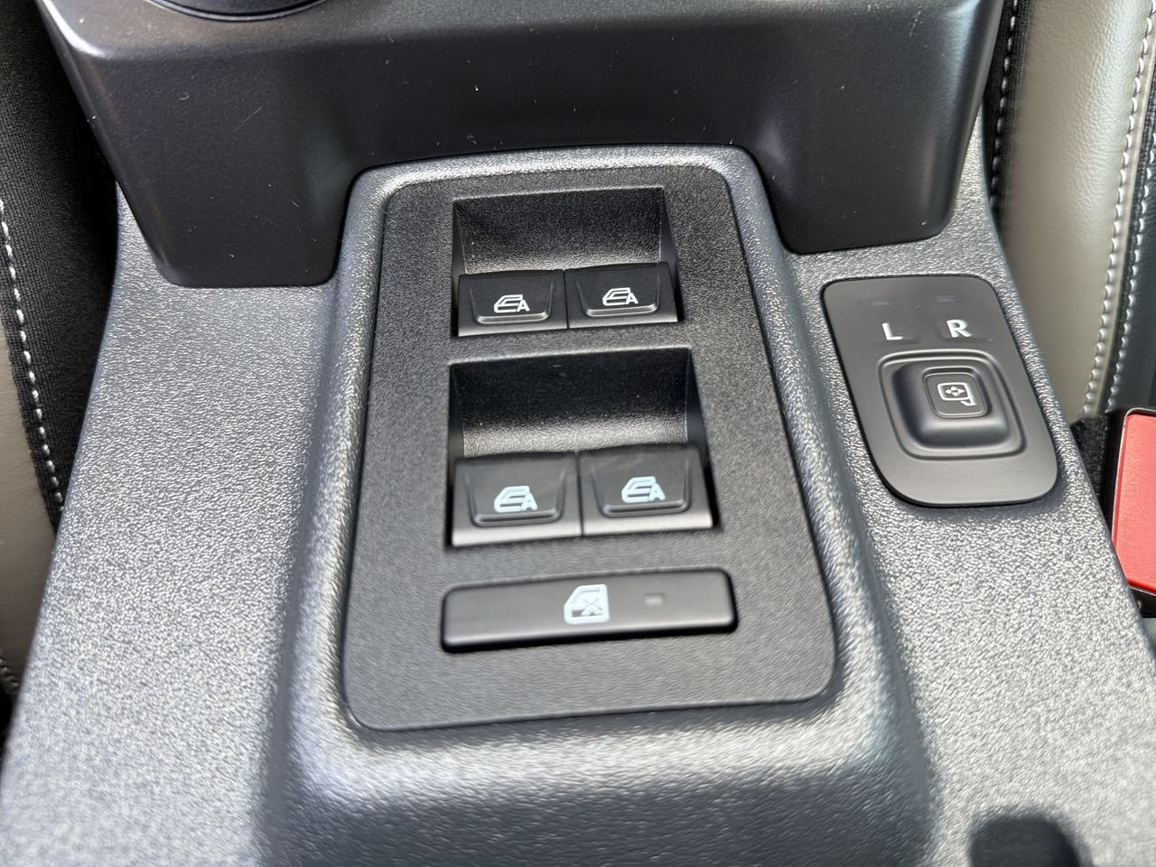 Certified 2025 Ford Bronco Outer Banks AWD/4WD image 17