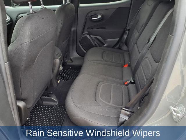 Used 2021 Jeep Renegade Latitude w/ Convenience Group AWD/4WD image 17