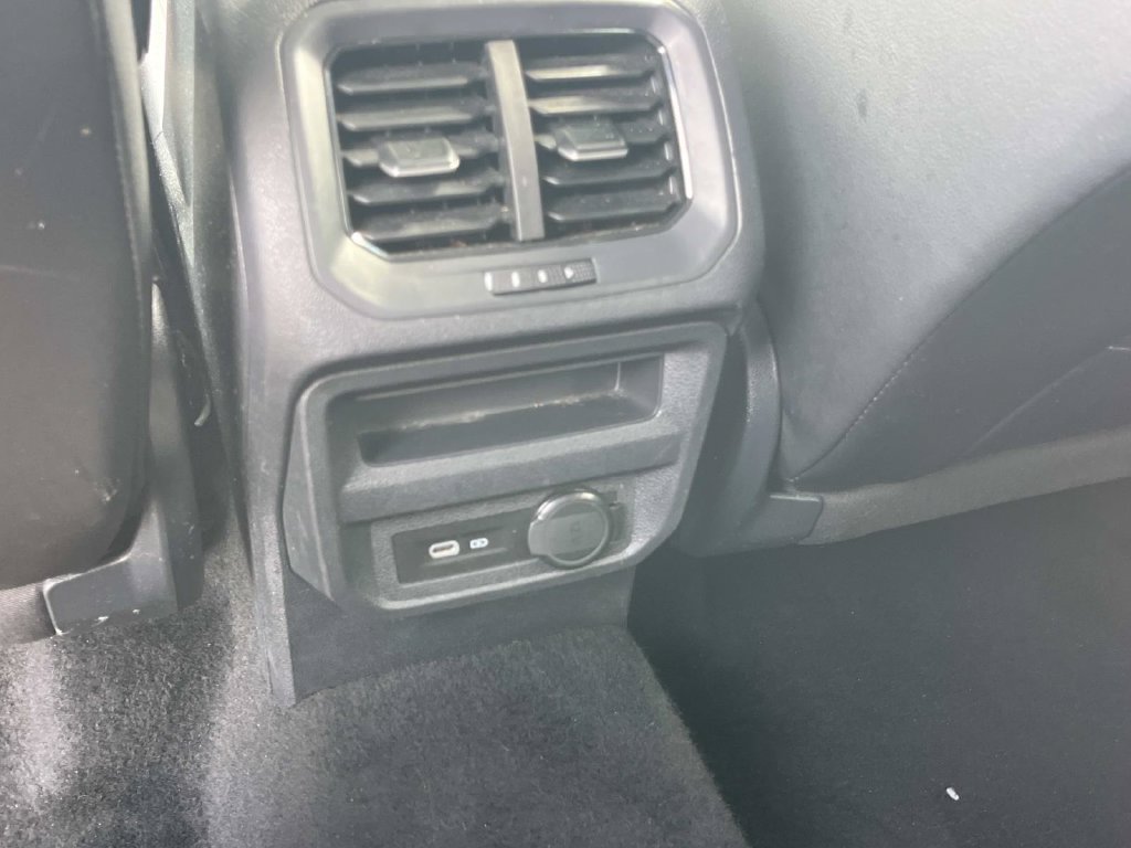 Used 2024 Volkswagen Tiguan SE AWD/4WD image 20