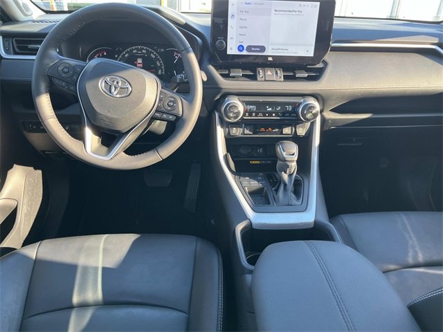 Used 2023 Toyota RAV4 XLE Premium image 15