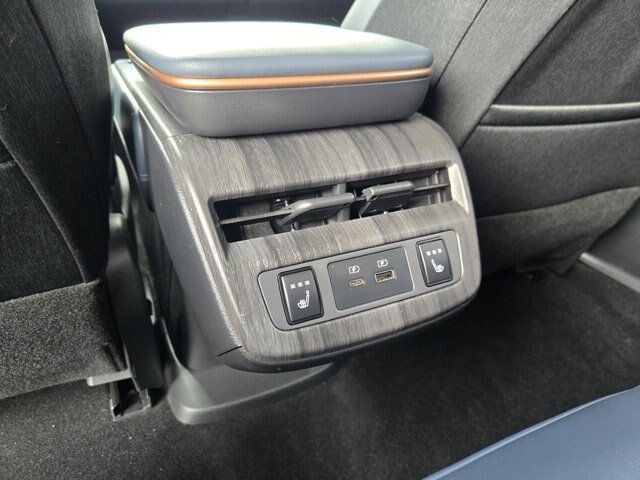 Used 2023 Nissan Ariya AWD/4WD image 11