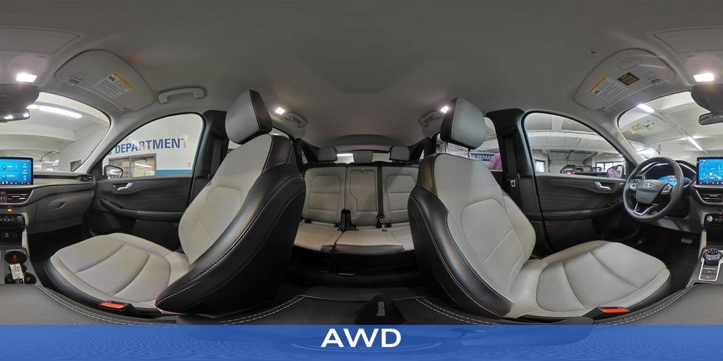Certified 2023 Ford Escape Platinum AWD/4WD image 2