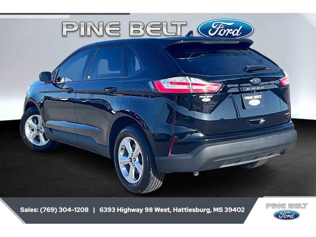 Certified 2023 Ford Edge SE image 2