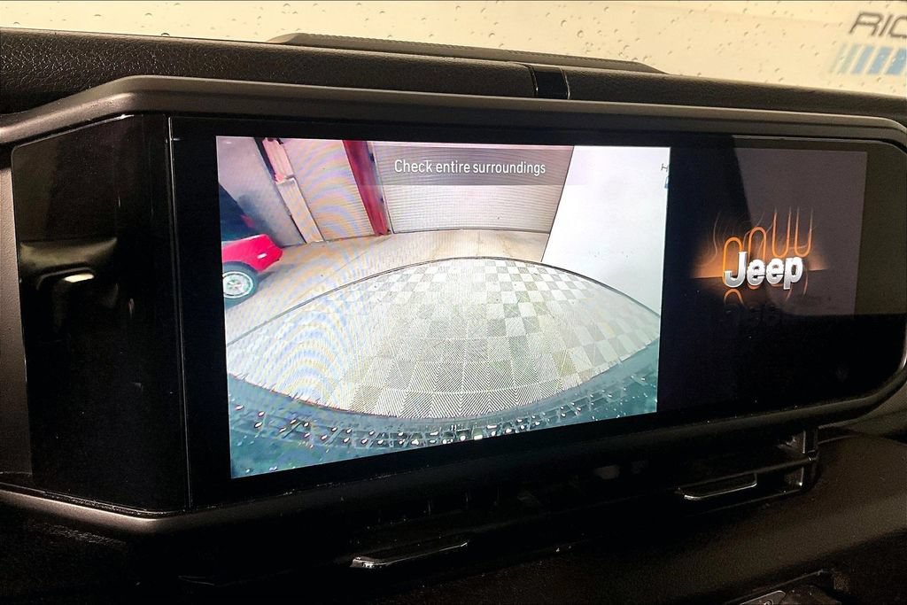 Used 2025 Jeep Wrangler Unlimited Sport AWD/4WD image 17