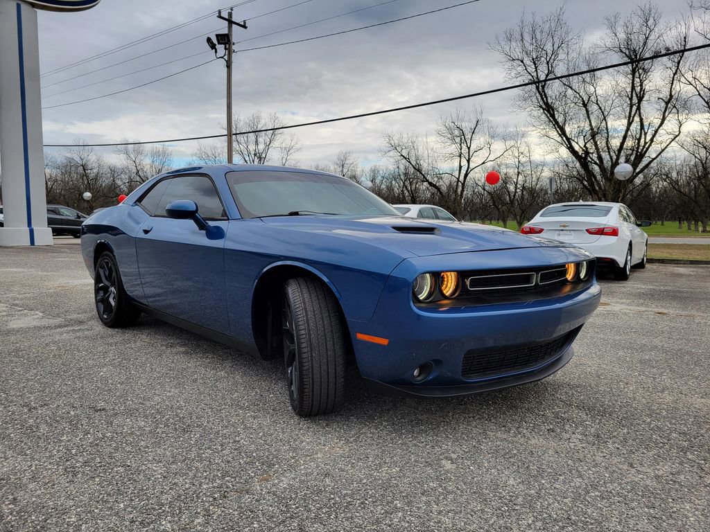 Used 2022 Dodge Challenger SXT w/ Plus Package image 7