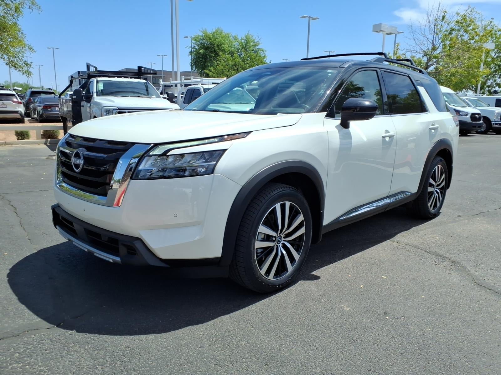 Used 2024 Nissan Pathfinder Platinum AWD/4WD image 8