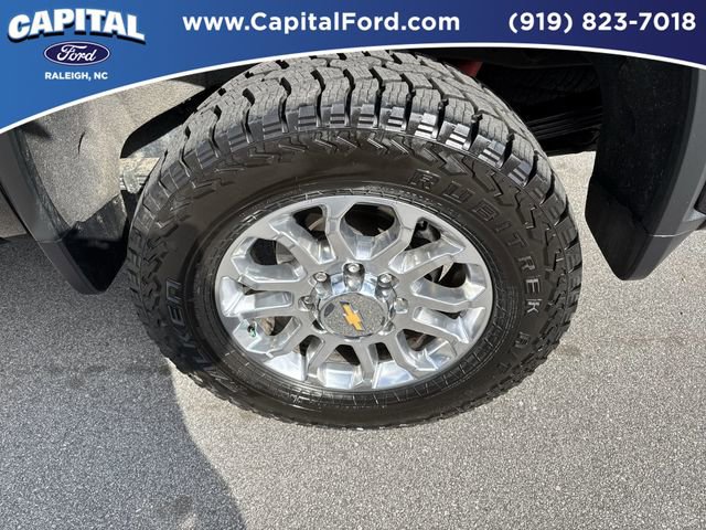 Used 2025 Chevrolet Silverado 2500 LTZ w/ LTZ Premium Package image 13