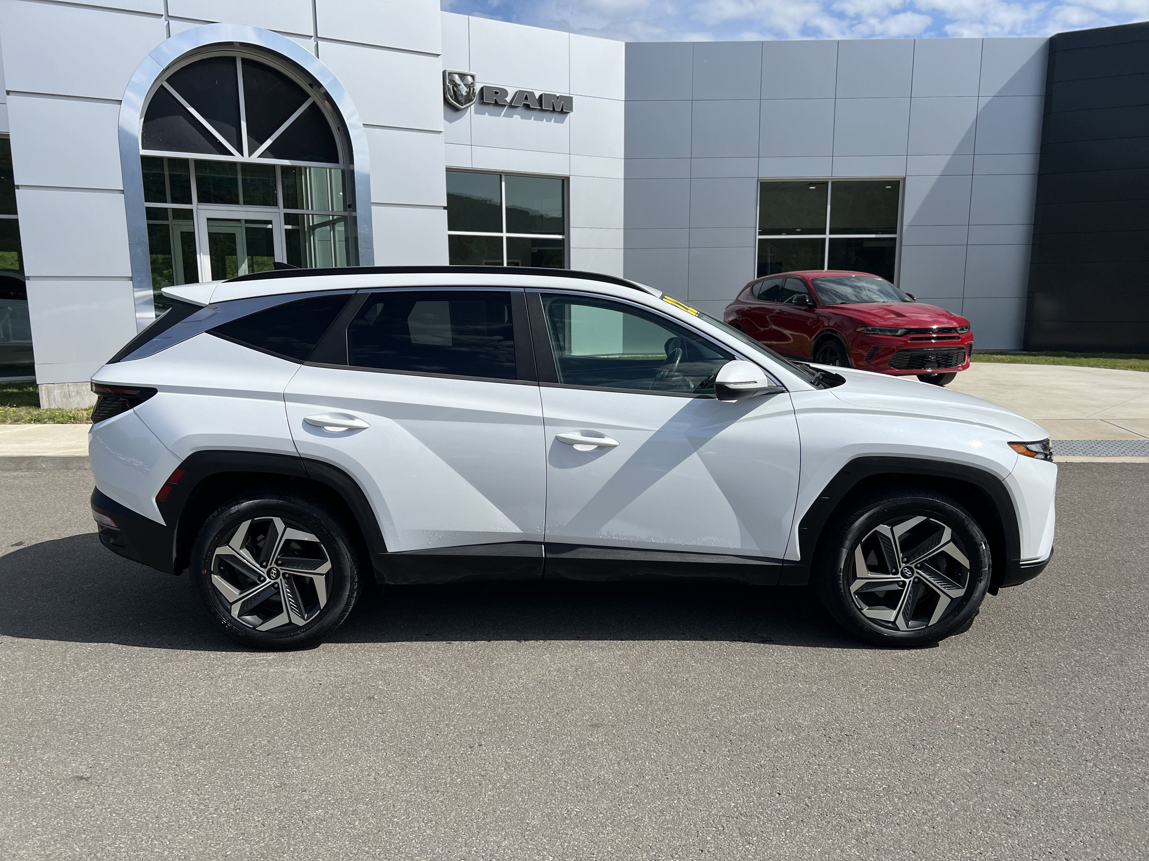 Used 2022 Hyundai Tucson SEL w/ Convenience Package image 2