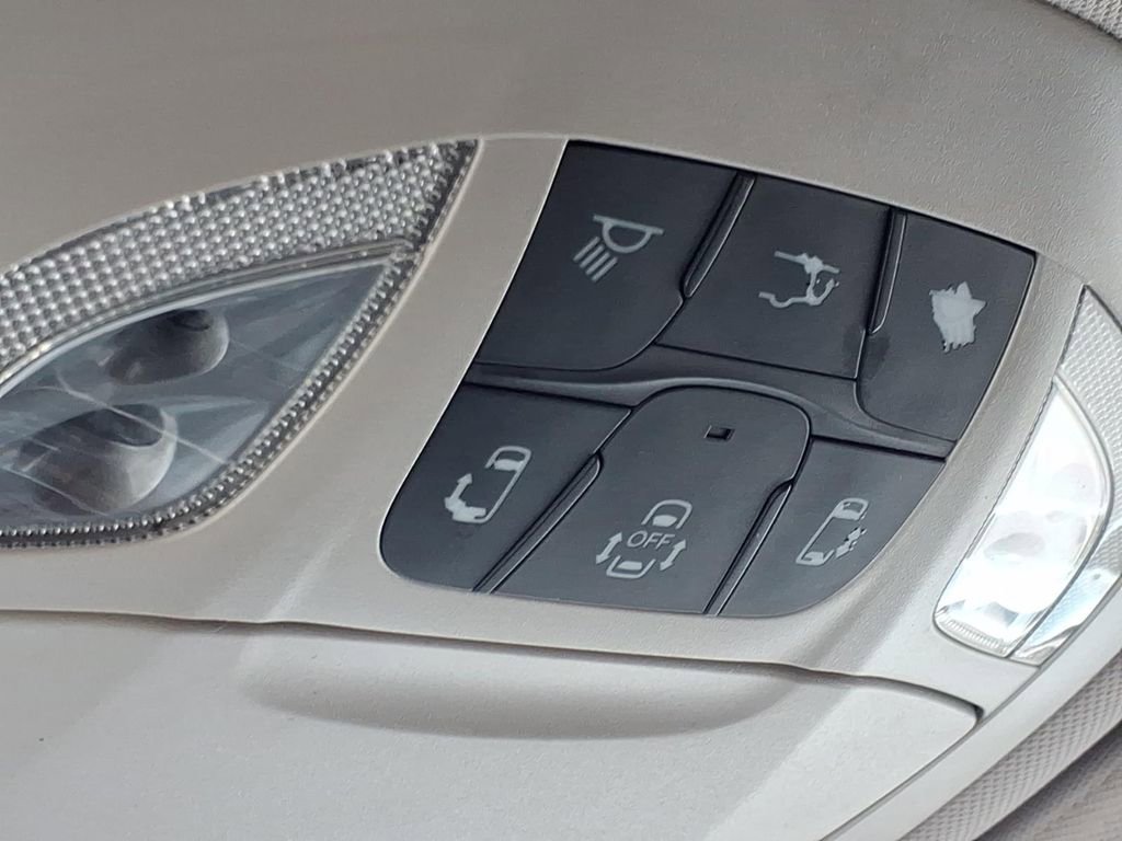 Used 2022 Chrysler Pacifica Touring-L FWD image 26
