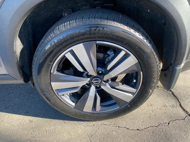 Used 2023 Nissan Rogue SL w/ SL Premium Package image 32