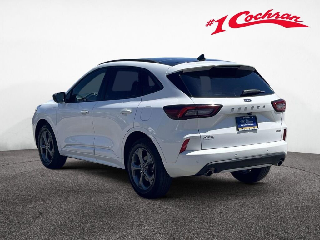 Certified 2023 Ford Escape ST-Line w/ Tech Pack #1 AWD/4WD image 9