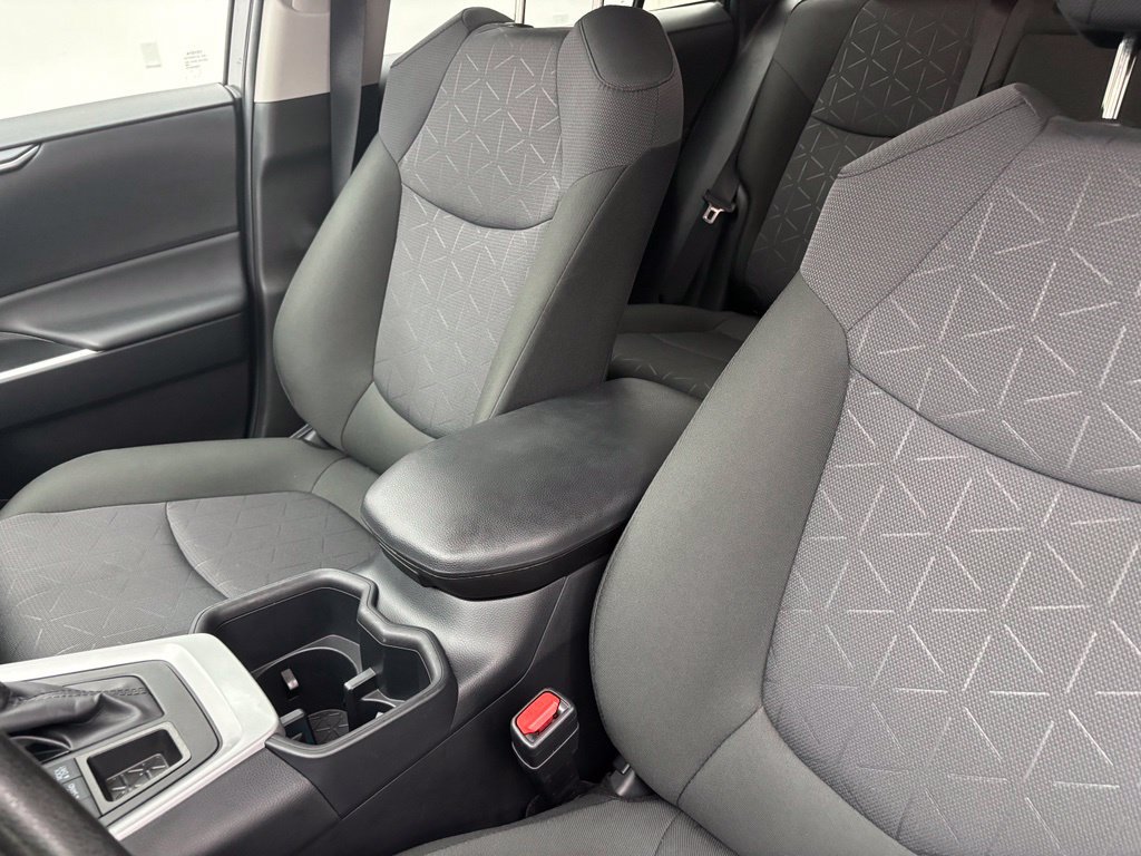 Used 2025 Toyota RAV4 XLE AWD/4WD image 24