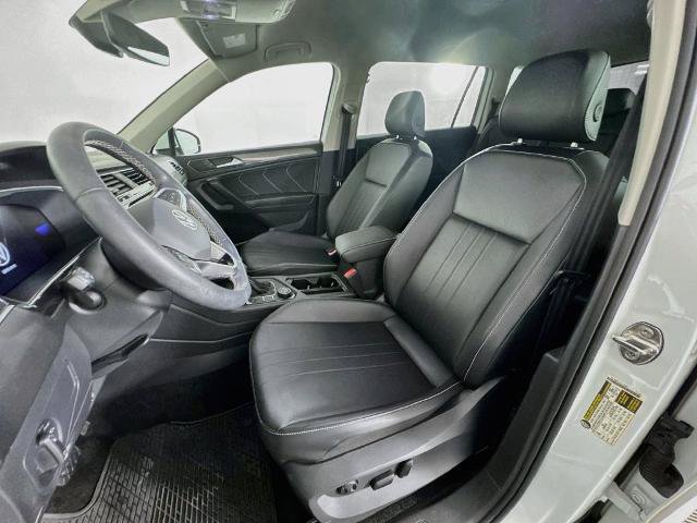 Used 2023 Volkswagen Tiguan SE AWD/4WD image 11