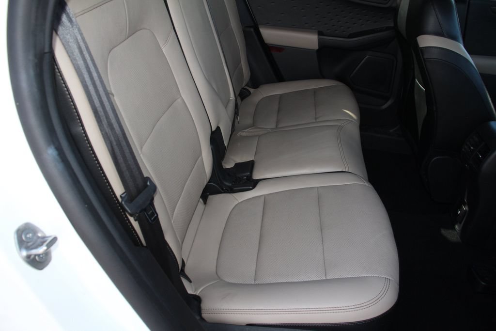 Certified 2020 Ford Escape Titanium w/ Titanium Premium Package 2.0 AWD/4WD image 25
