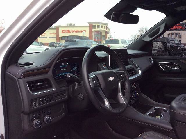 Used 2023 Chevrolet Suburban Premier image 18