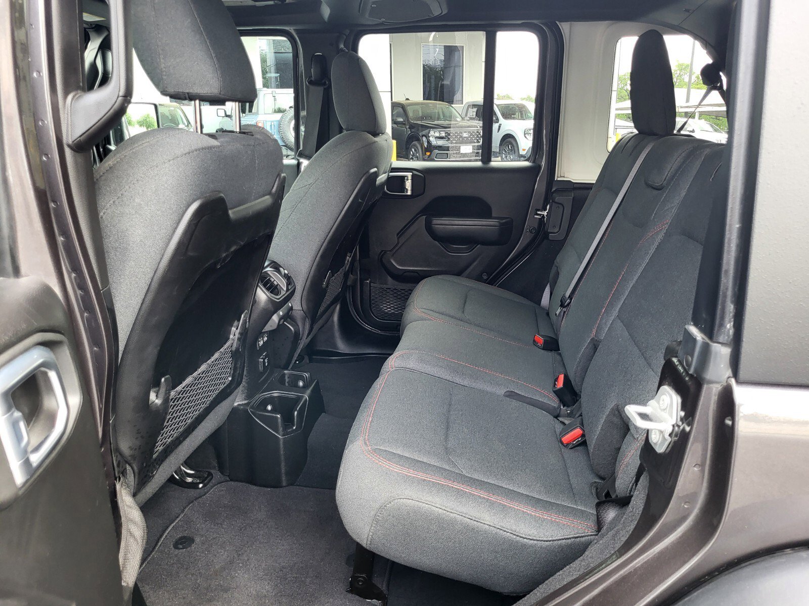 Used 2025 Jeep Wrangler Unlimited Rubicon image 18