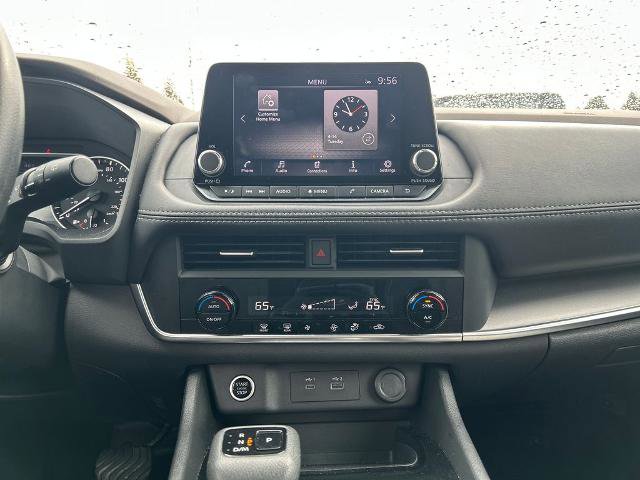 Used 2023 Nissan Rogue SV image 26