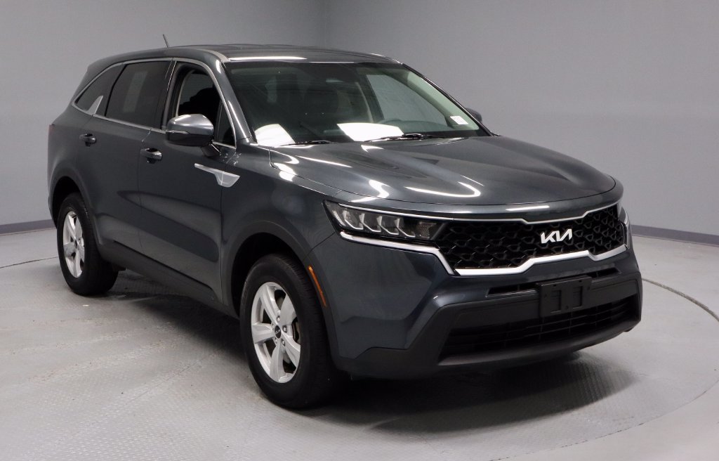 Used 2023 Kia Sorento LX AWD/4WD image 1