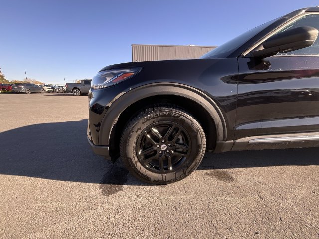 Certified 2025 Ford Explorer Active AWD/4WD image 11