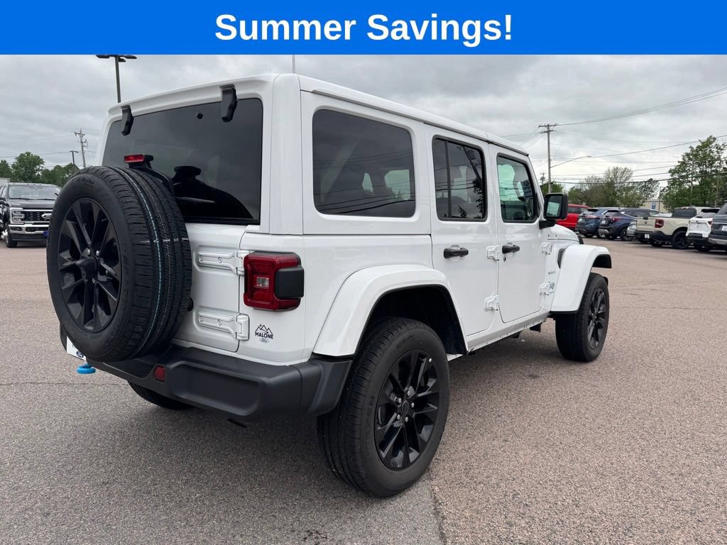 Used 2024 Jeep Wrangler Unlimited Sahara AWD/4WD image 8