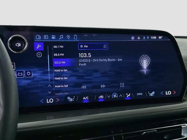 Used 2024 Chevrolet Traverse LT w/ LPO, Floor Liner Package FWD image 17
