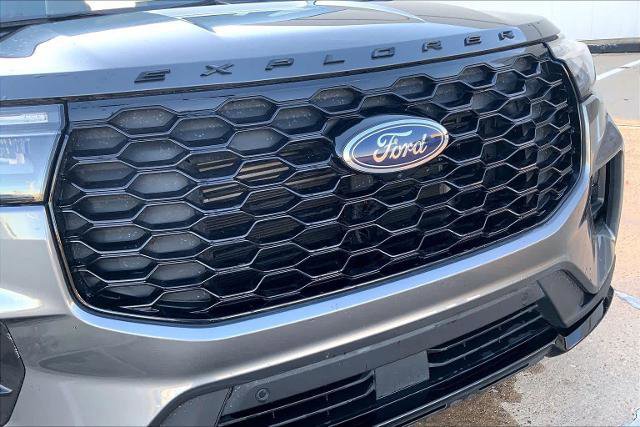 Certified 2025 Ford Explorer ST-Line image 29