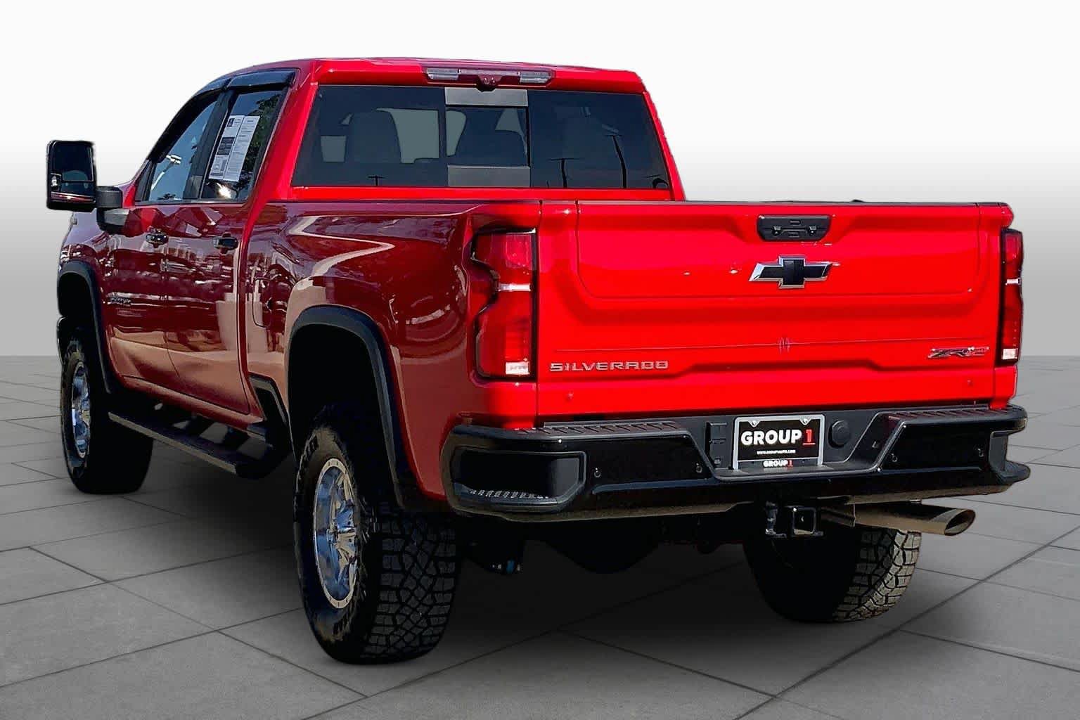 Used 2025 Chevrolet Silverado 2500 ZR2 w/ Technology Package AWD/4WD image 12
