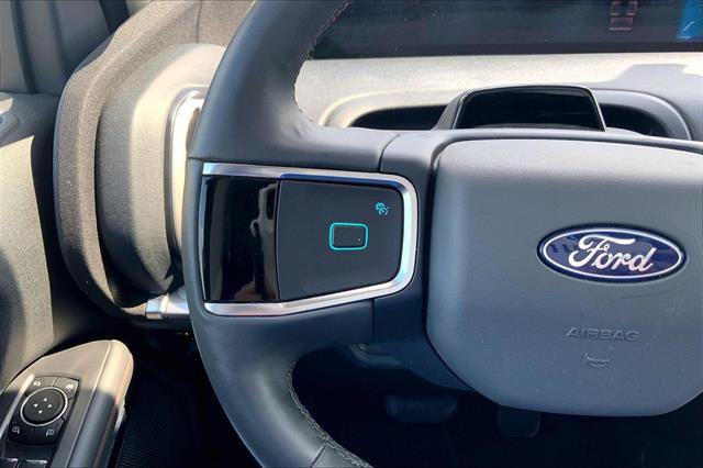 Certified 2025 Ford Expedition Active AWD/4WD image 18