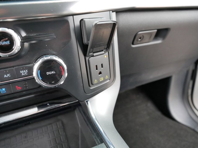 Certified 2022 Ford F150 Lariat w/ Equipment Group 502A High image 31