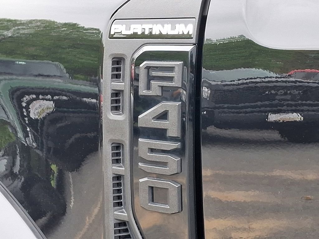 Certified 2025 Ford F450 Platinum AWD/4WD image 32