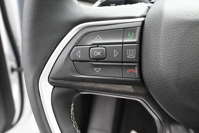 Used 2025 Jeep Grand Cherokee L Limited w/ Luxury Tech Group II AWD/4WD image 12
