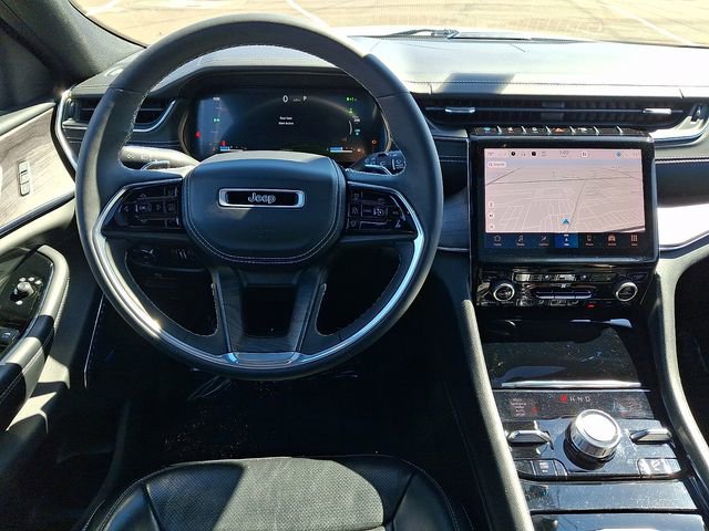 Used 2022 Jeep Grand Cherokee Overland AWD/4WD image 11