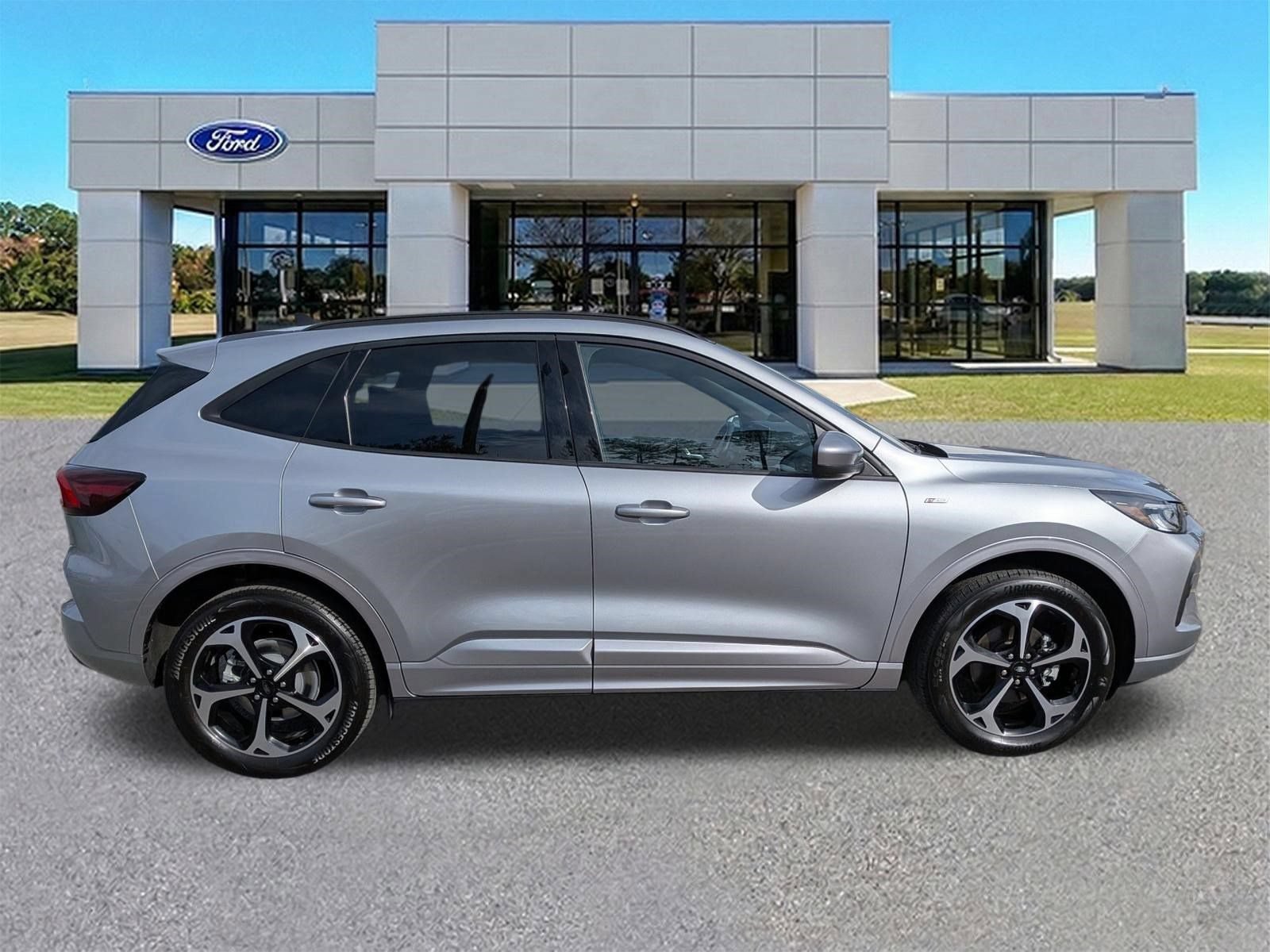 Certified 2023 Ford Escape ST-Line Select w/ Tech Pack #1 AWD/4WD image 3